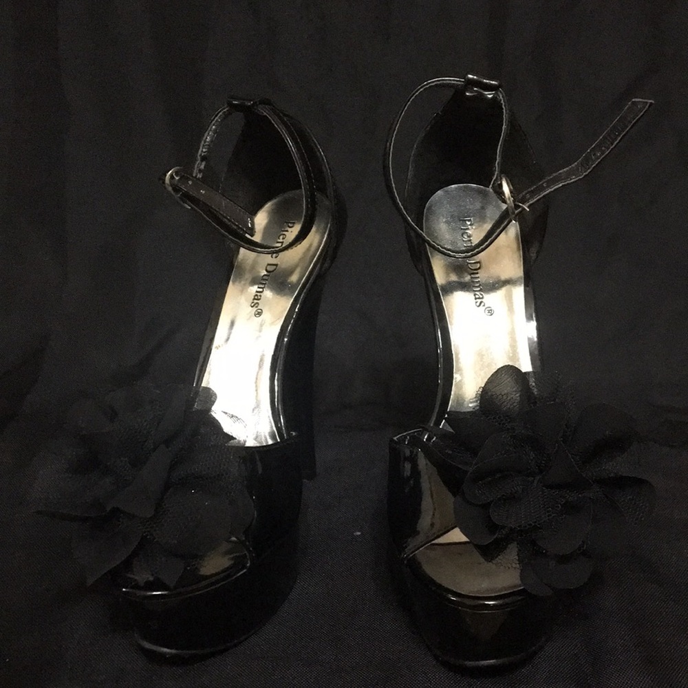 Heels - Picture 2 of 5